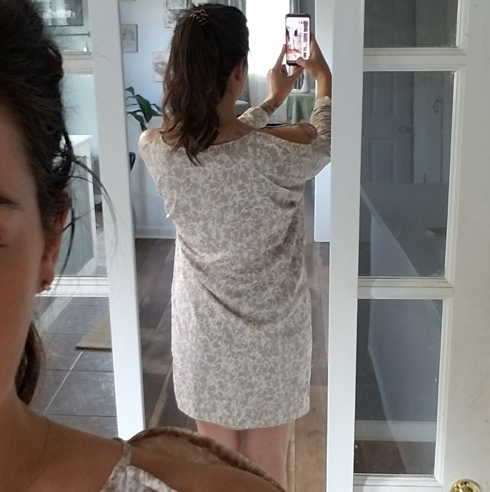 Dress - Picture 3 of 4